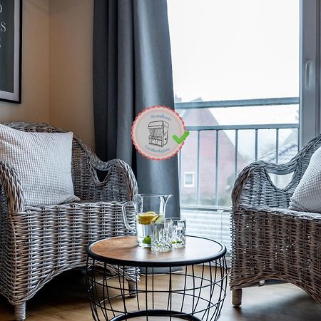 Kuestenkojen Mit 4 Ferienwohnungen Fuer 1 Bis 8 Pers Mit Diversen Schlafzimmern, Garten Oder Balkon Busum Ngoại thất bức ảnh